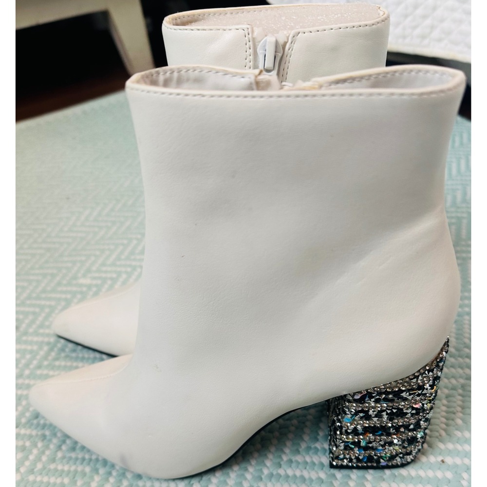 Betsey‎ Johnson Kassie White Rhinestone Block Heel Ankle Boots KASS01S5 Size 6M